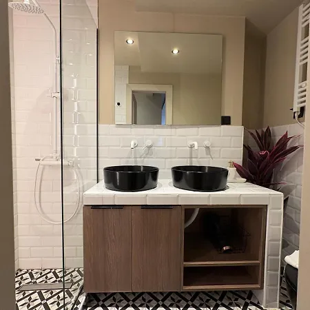 Апартаменты Elegantseaviewstay