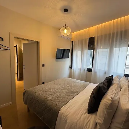 Elegantseaviewstay شقة *
